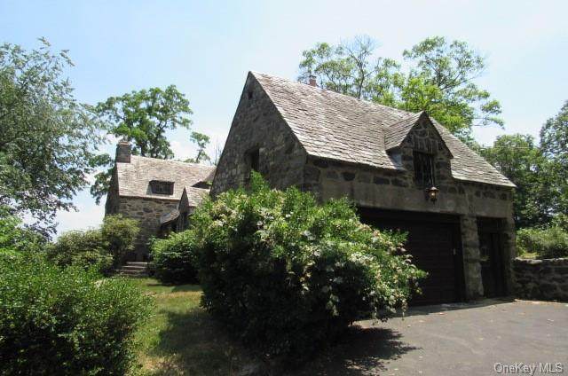 202 Hickory Grove Drive - Photo 1