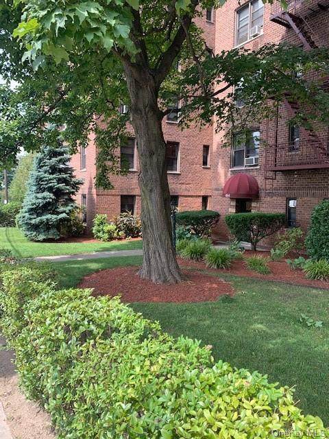 95 Sedgwick Avenue - Photo 1