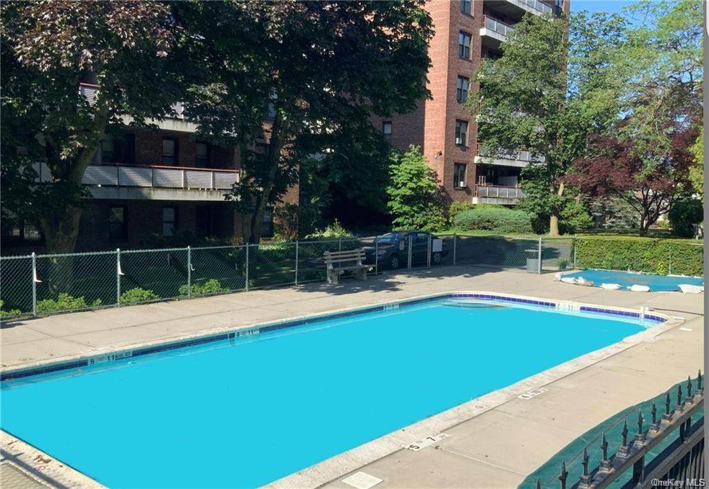 325 King Street - Photo 1