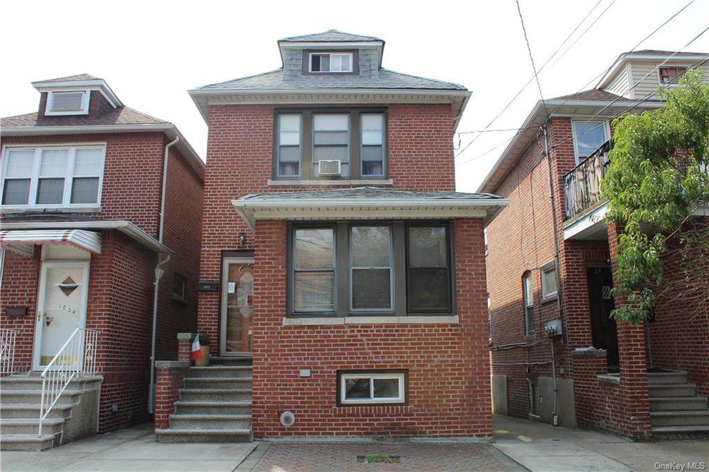 1032 Rhinelander Avenue - Photo 1