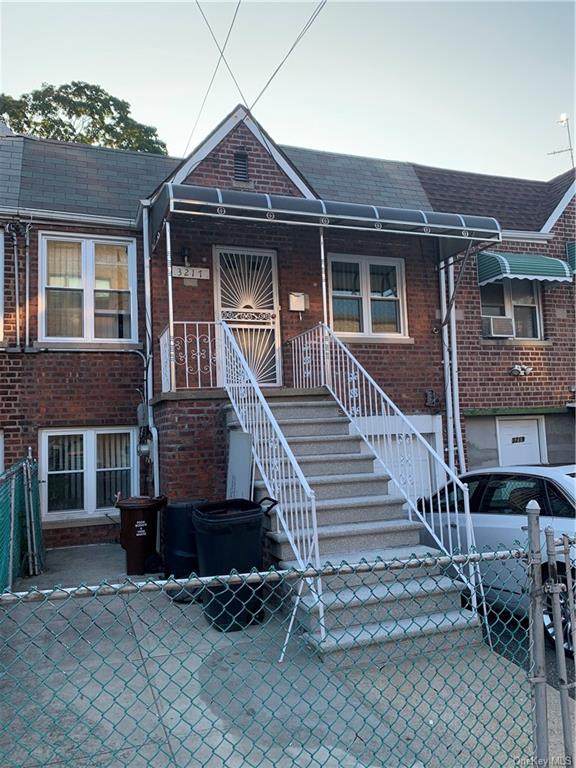 3217 Radcliff Avenue - Photo 1