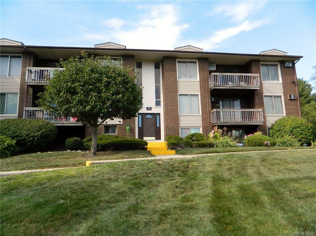 105 Country Club Lane - Photo 1