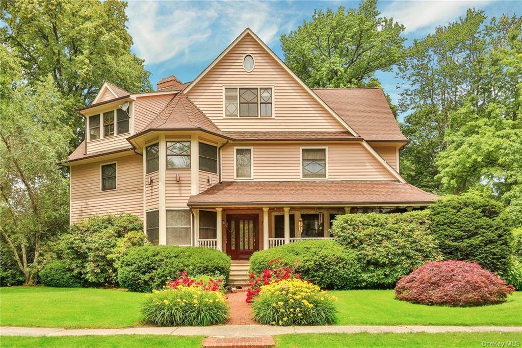 998 Prospect Avenue - Photo 1