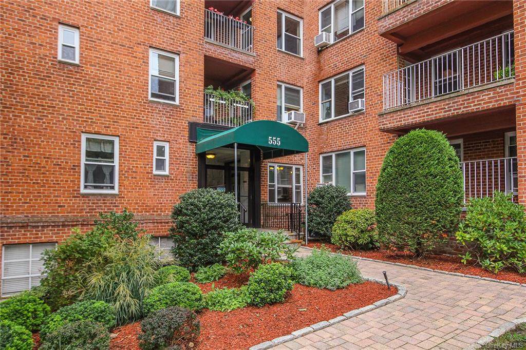 555 Broadway - Photo 1