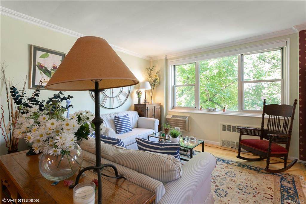 629 Kappock Street - Photo 1