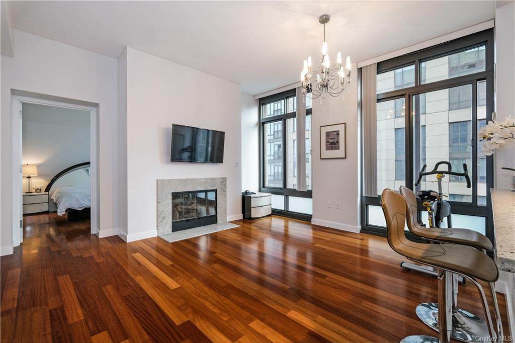 25 City Place - Photo 1