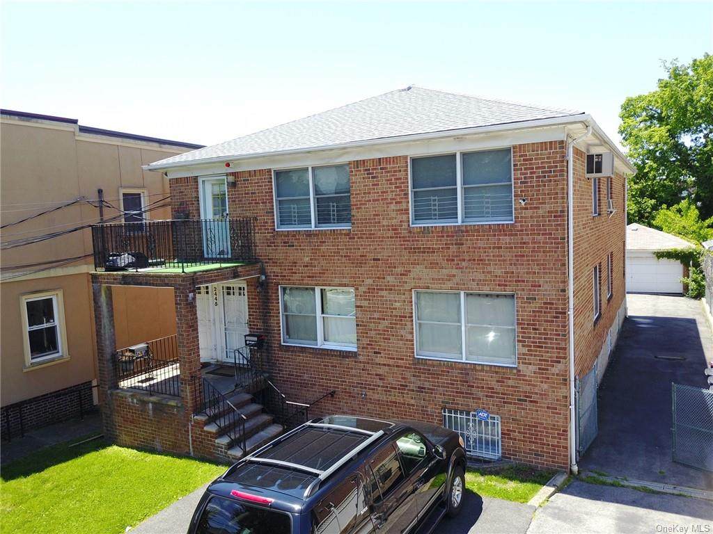 2445 Woodhull Avenue - Photo 1