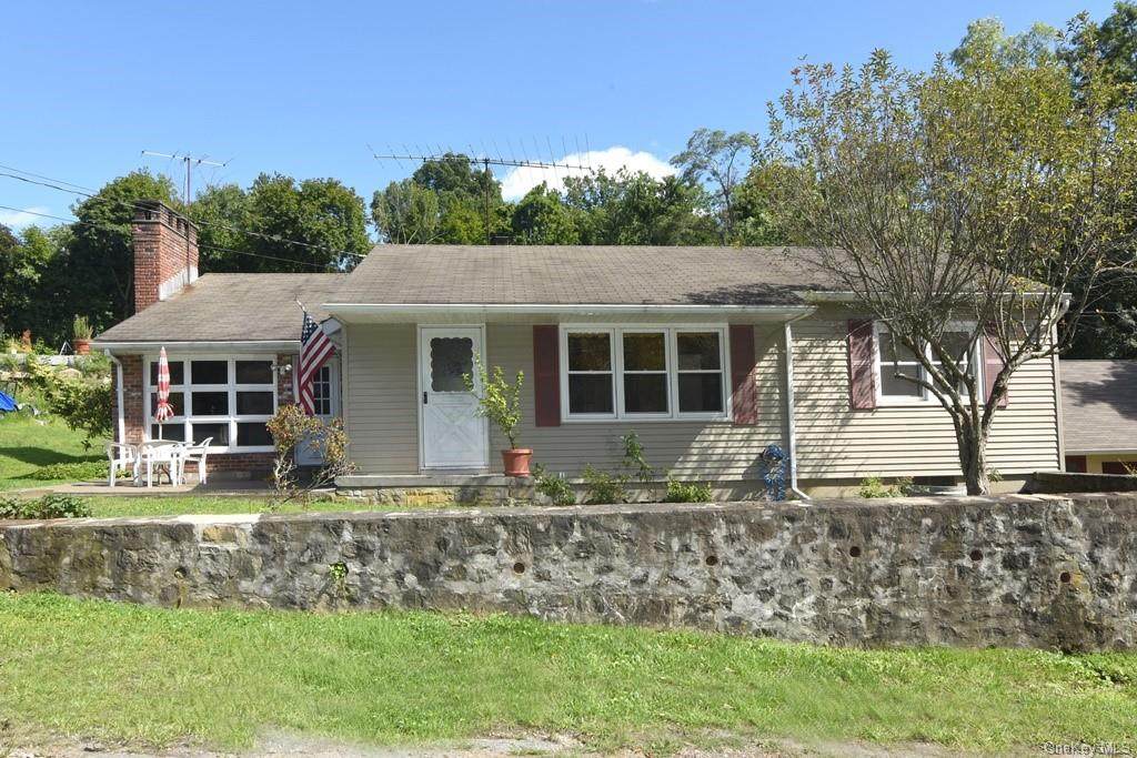 4 Fairport Road - Photo 1