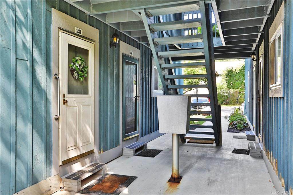 25 Sterling Street - Photo 1