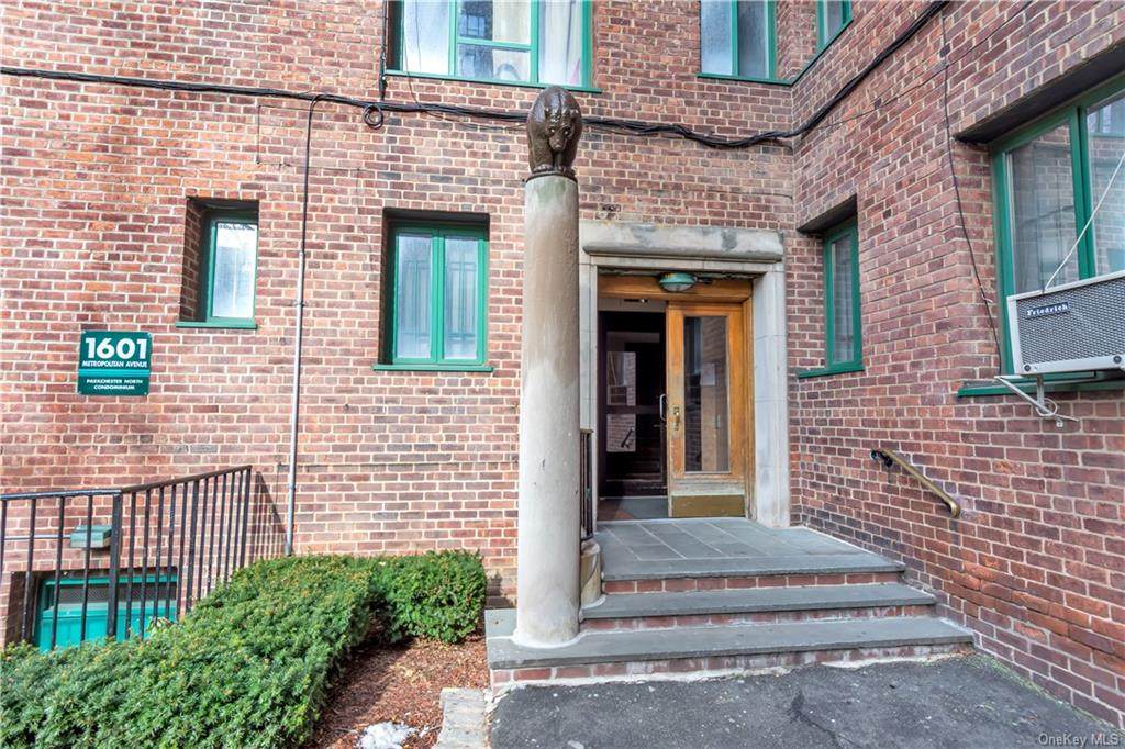 1601 Metropolitan Avenue - Photo 1