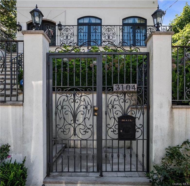 3104 Netherland Avenue - Photo 1