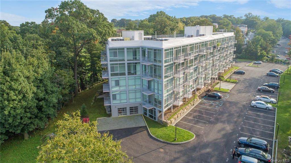 250 Central Park Avenue - Photo 1