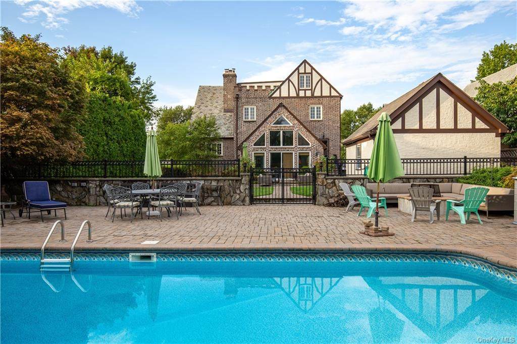 915 Washington Avenue - Photo 1
