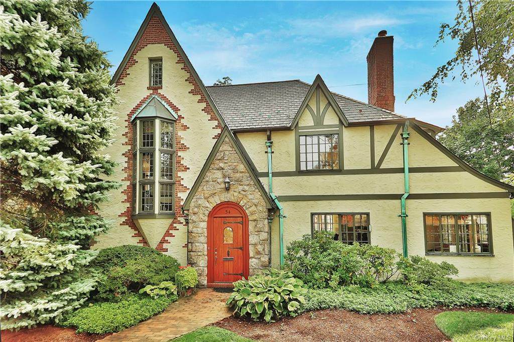 54 Pilgrim Avenue - Photo 1
