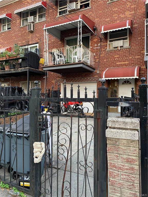 431 Saint Lawrence - Photo 1