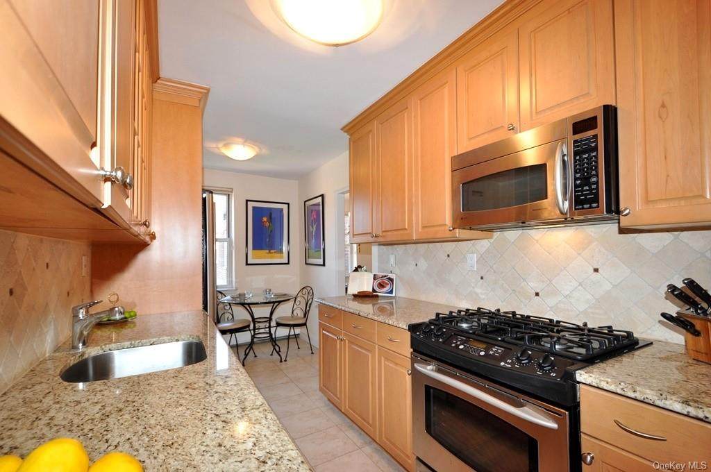 120 Hartsdale Avenue - Photo 1