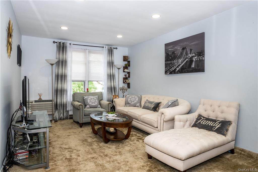 706 Palmer Court - Photo 1