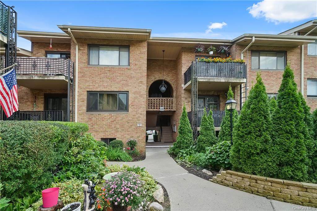 100 Gateway Road - Photo 1
