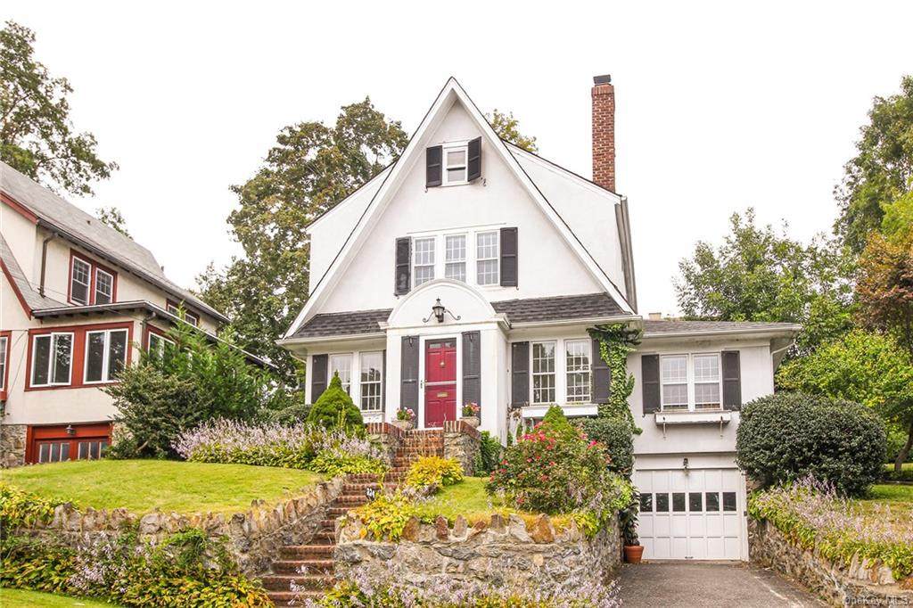 224 Lawrence Avenue - Photo 1