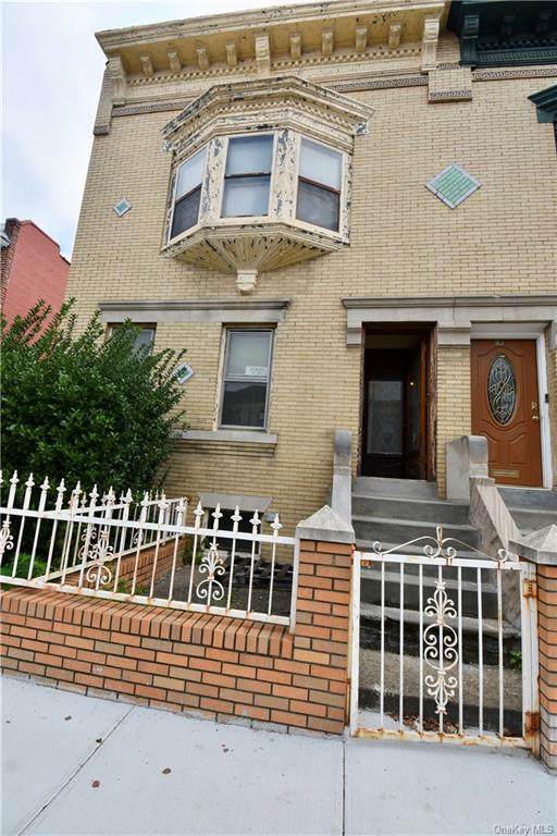 911 Brooklyn Avenue - Photo 1