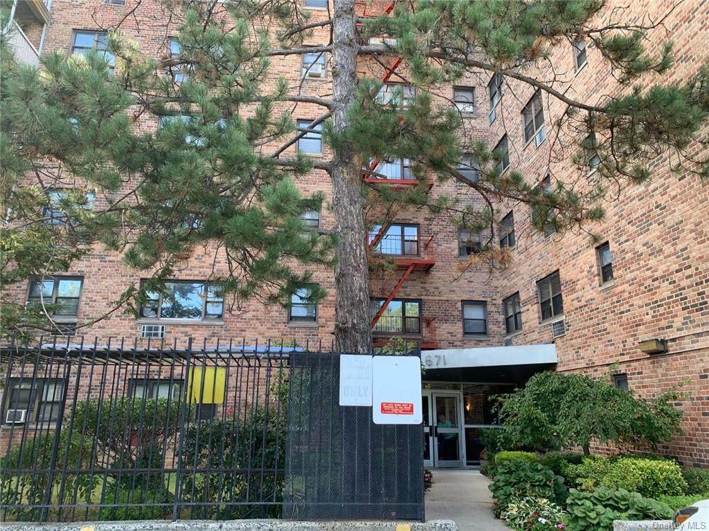 671 Bronx River Road - Photo 1