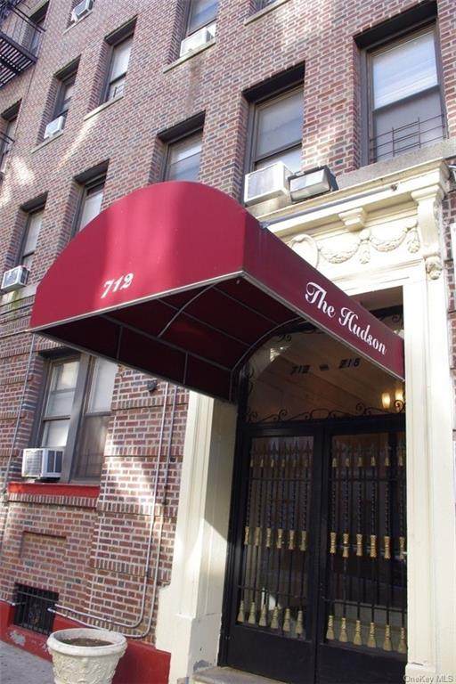 712 175th Street - Photo 1