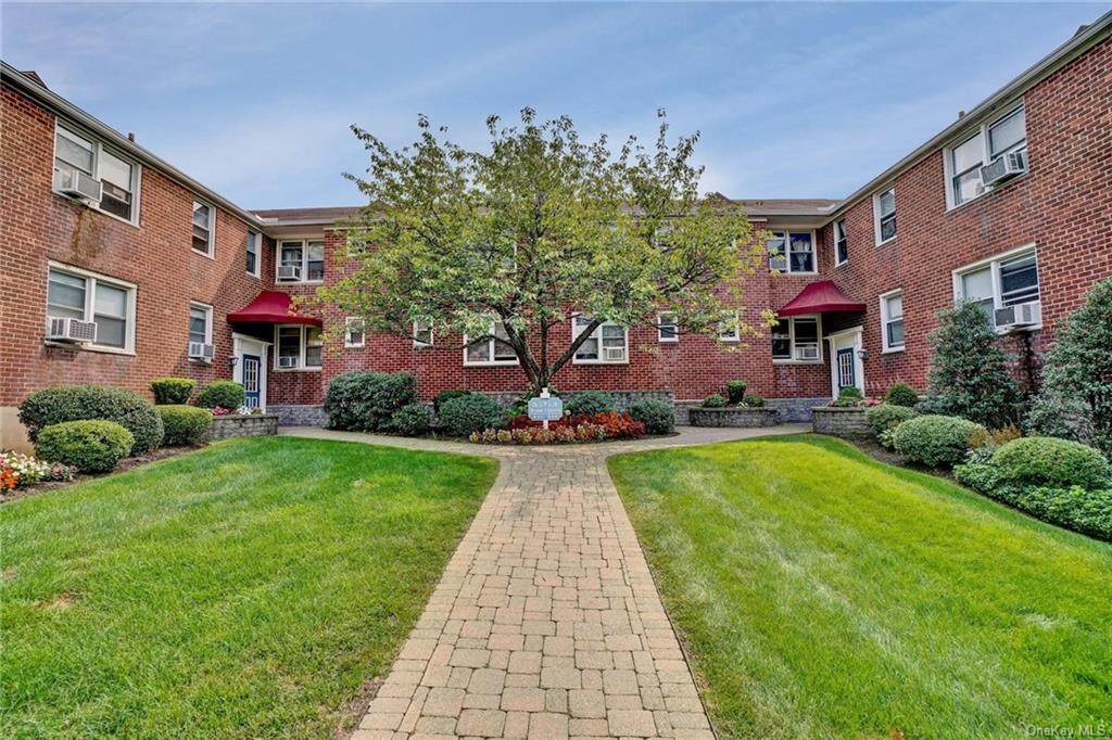 9 Bryant Crescent - Photo 1