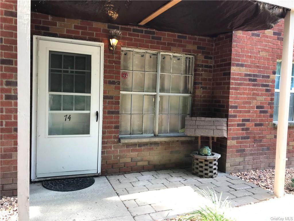 6 Colonial Road - Photo 1