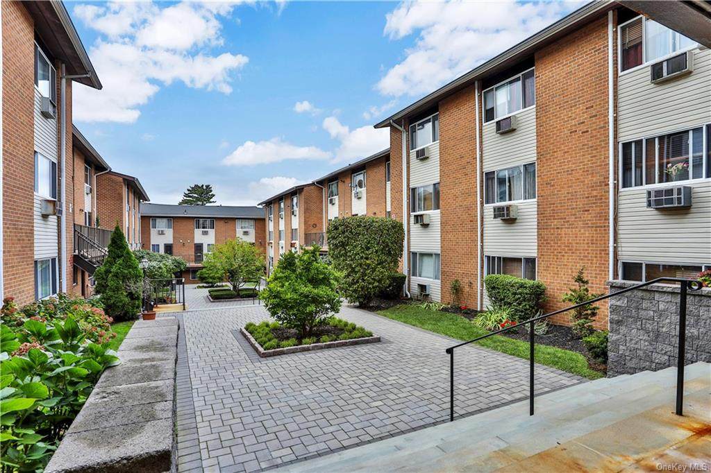150 Glenwood Avenue - Photo 1