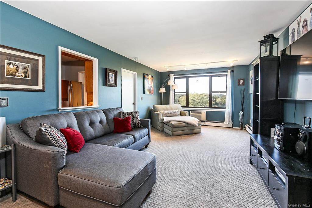 77 Carpenter Avenue - Photo 1
