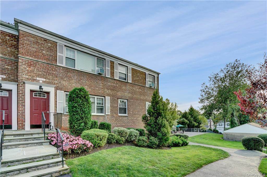 11 Westview Avenue - Photo 1