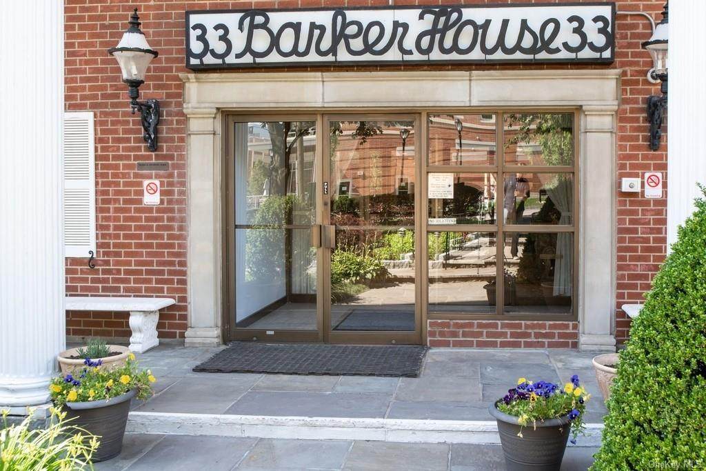 33 Barker Avenue - Photo 1