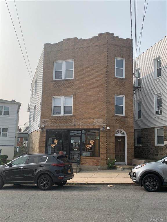 880 Midland Avenue - Photo 1