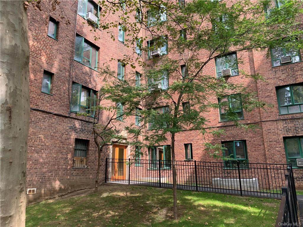 2200 Tremont Avenue - Photo 1