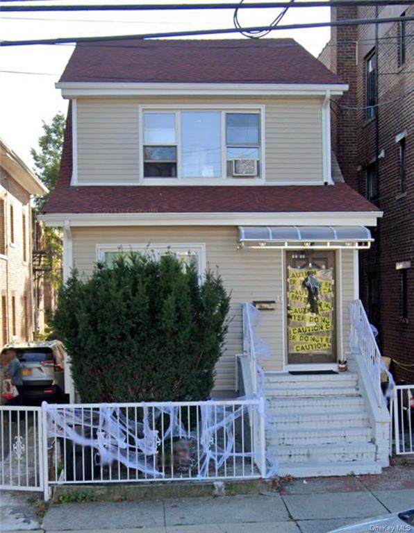 1555 Jarvis Avenue - Photo 1