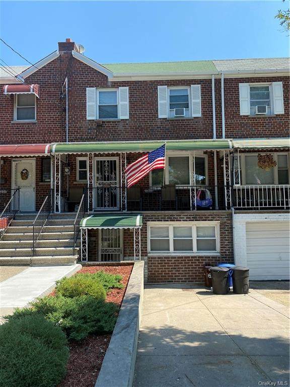 1004 Balcom Avenue - Photo 1