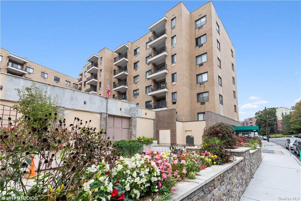 100 Hartsdale Avenue - Photo 1