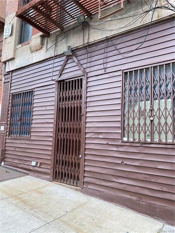 128 Willis Avenue - Photo 1