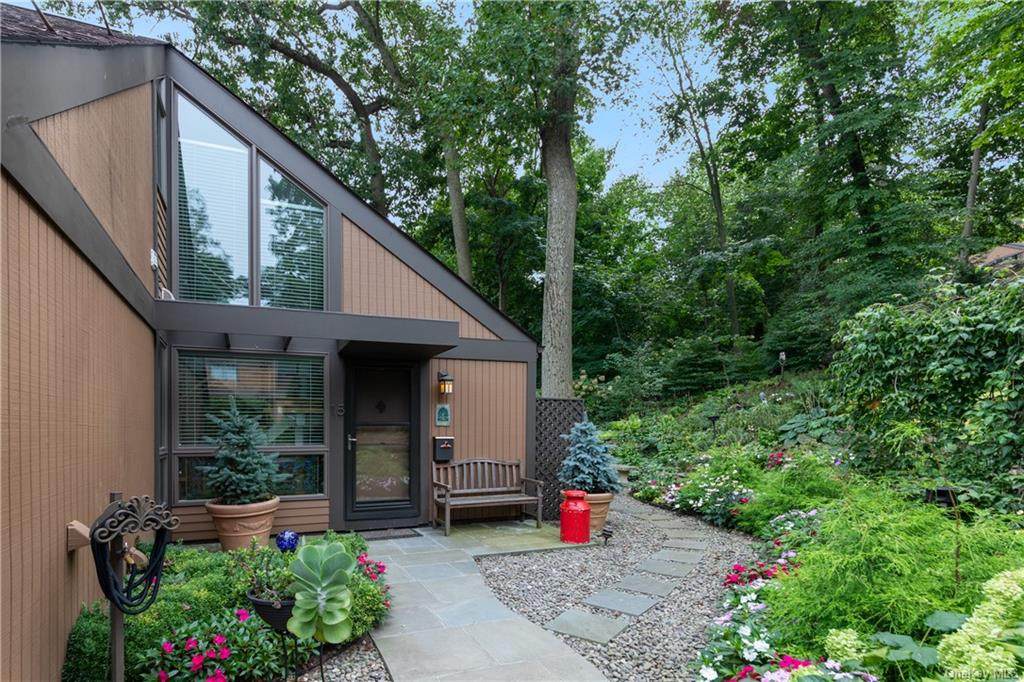 15 Round Hill Road - Photo 1