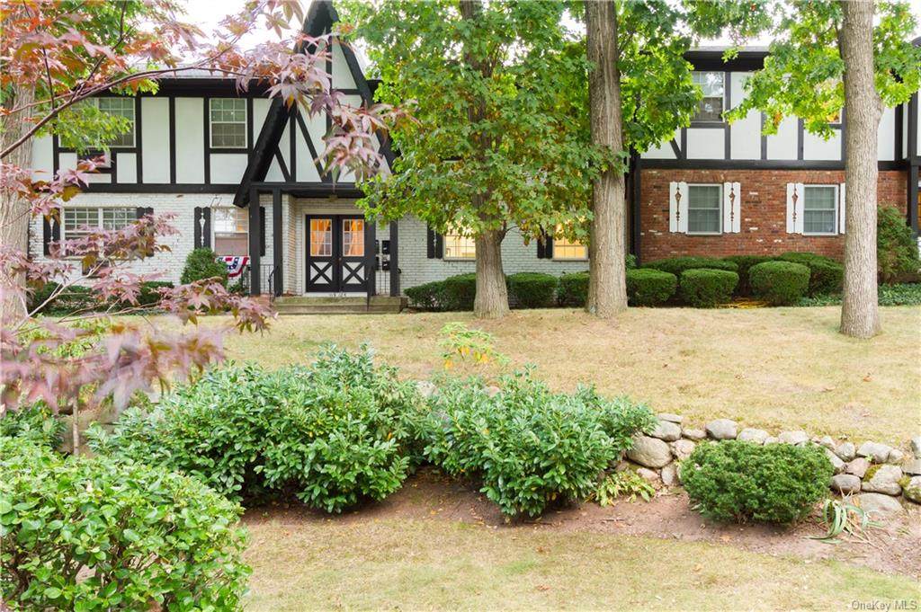 121 Parkside Drive - Photo 1