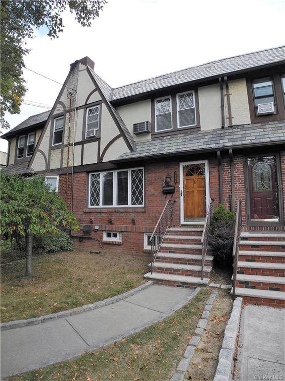 1864 Narragansett Avenue - Photo 1