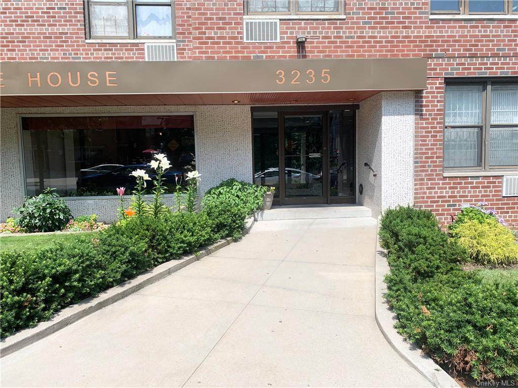3235 Cambridge Avenue - Photo 1