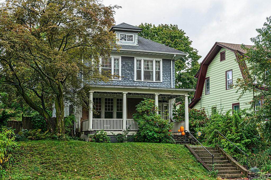 157 Robinson Avenue - Photo 1