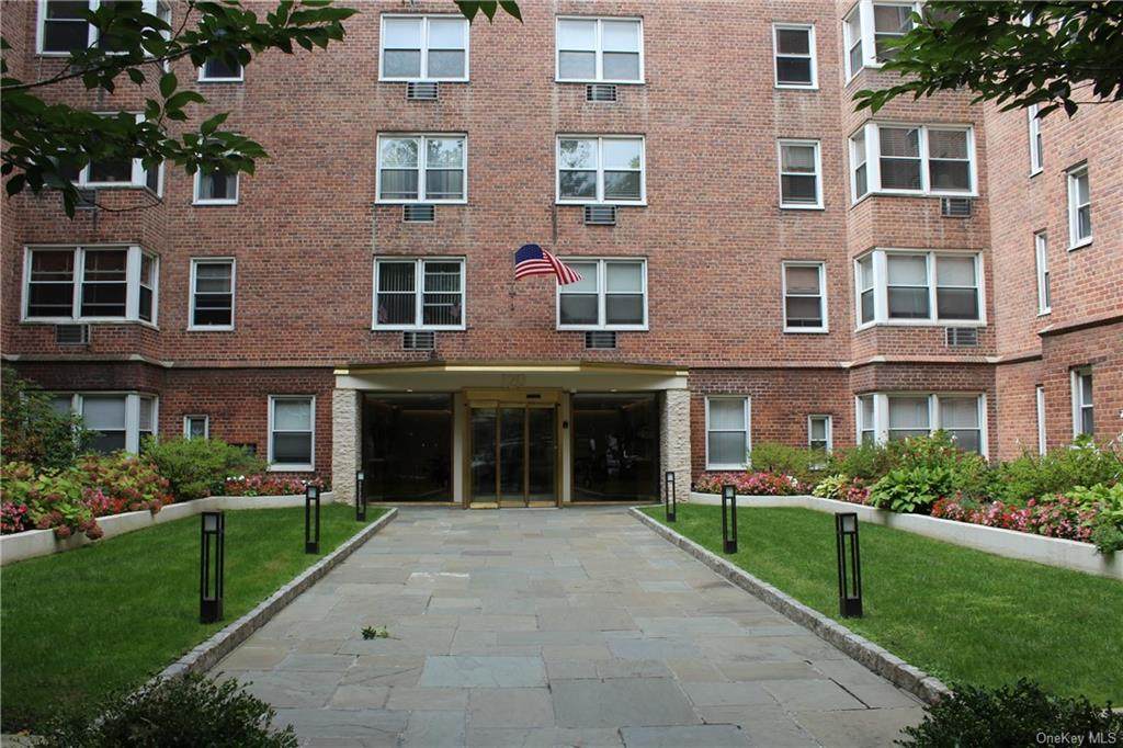 120 Hartsdale Avenue - Photo 1