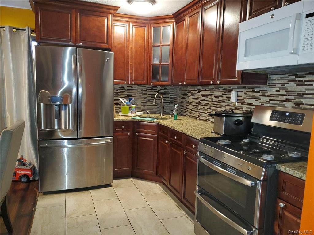 898 Union Avenue - Photo 1