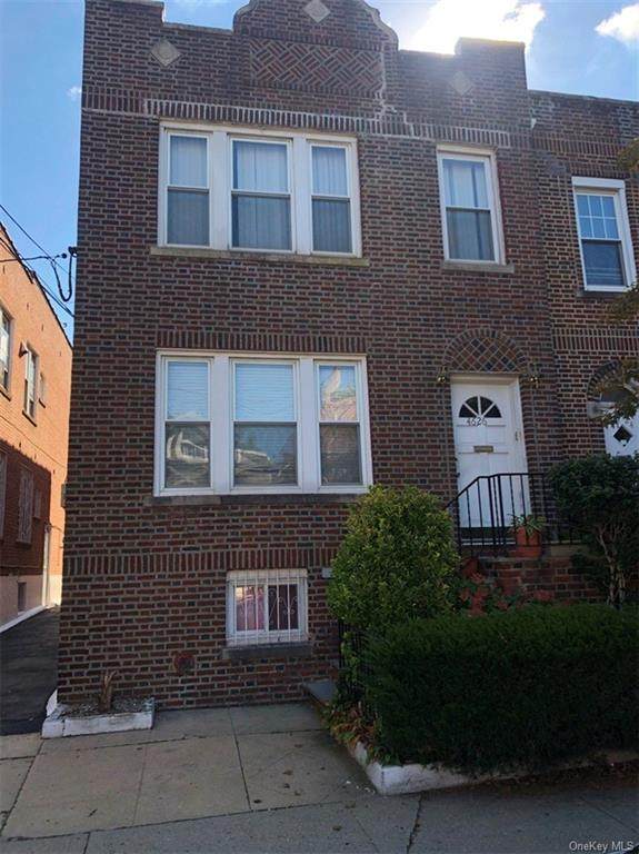 4626 Carpenter Avenue - Photo 1