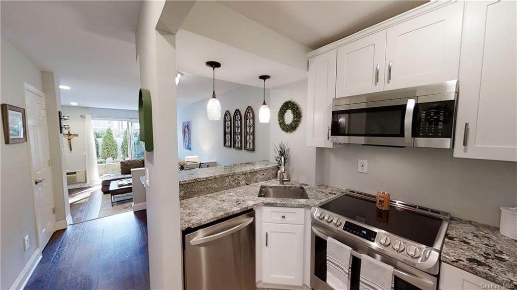 10 Westview Avenue - Photo 1