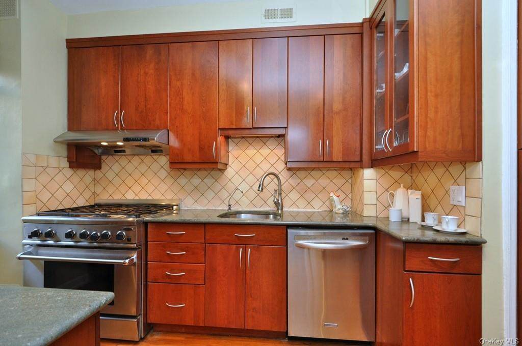 187 Garth Road - Photo 1