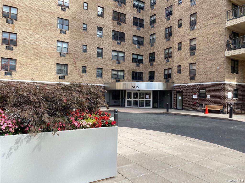 505 Central Park Avenue - Photo 1