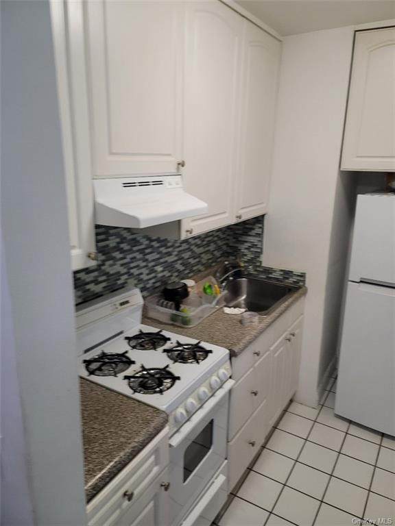 2105 Wallace Avenue - Photo 1